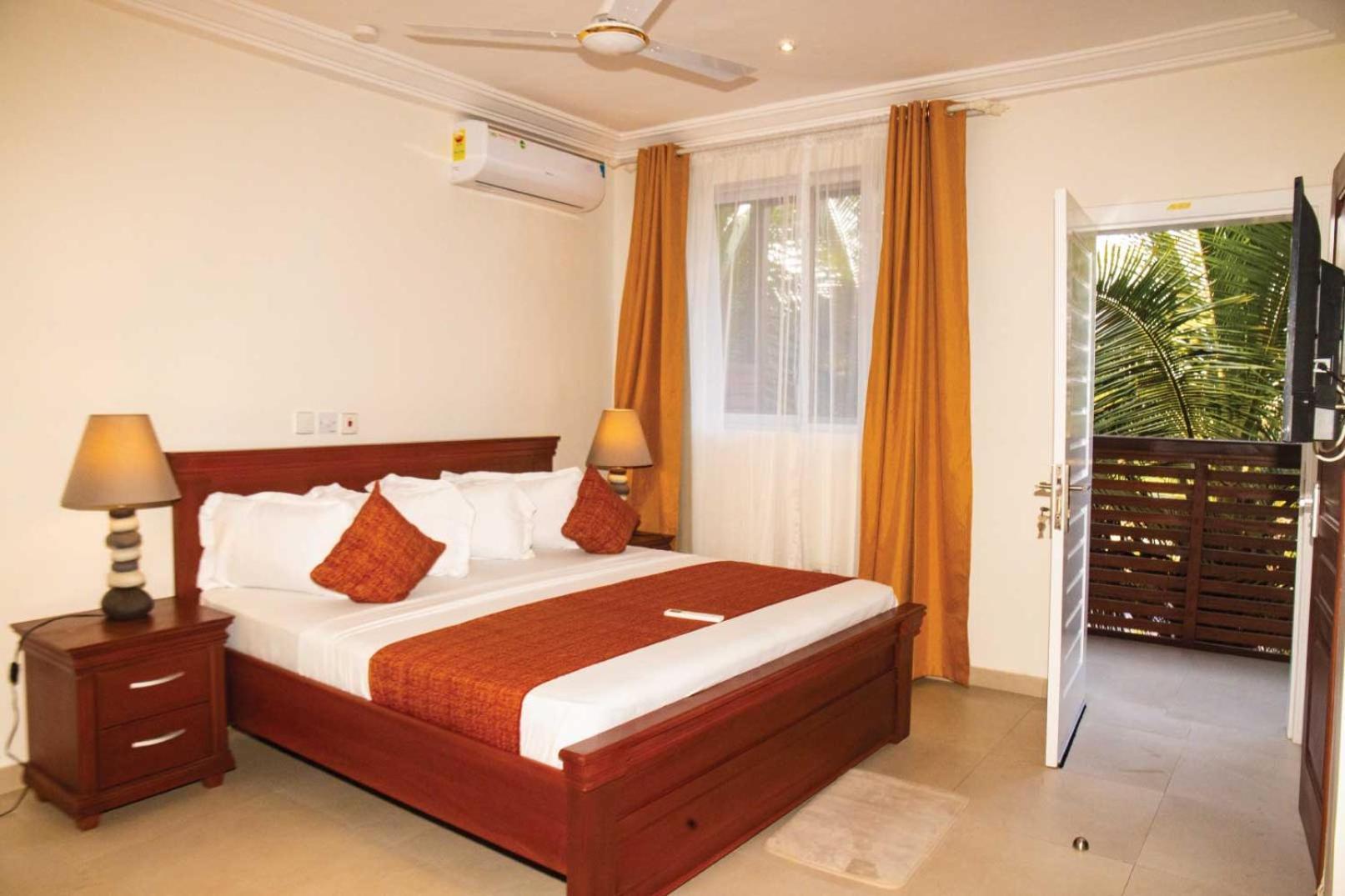 Ocean Green Beach Resort Prampram 外观 照片