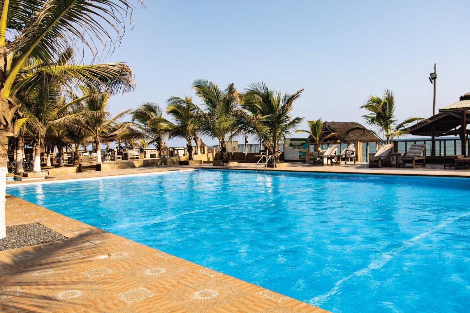 Ocean Green Beach Resort Prampram 外观 照片