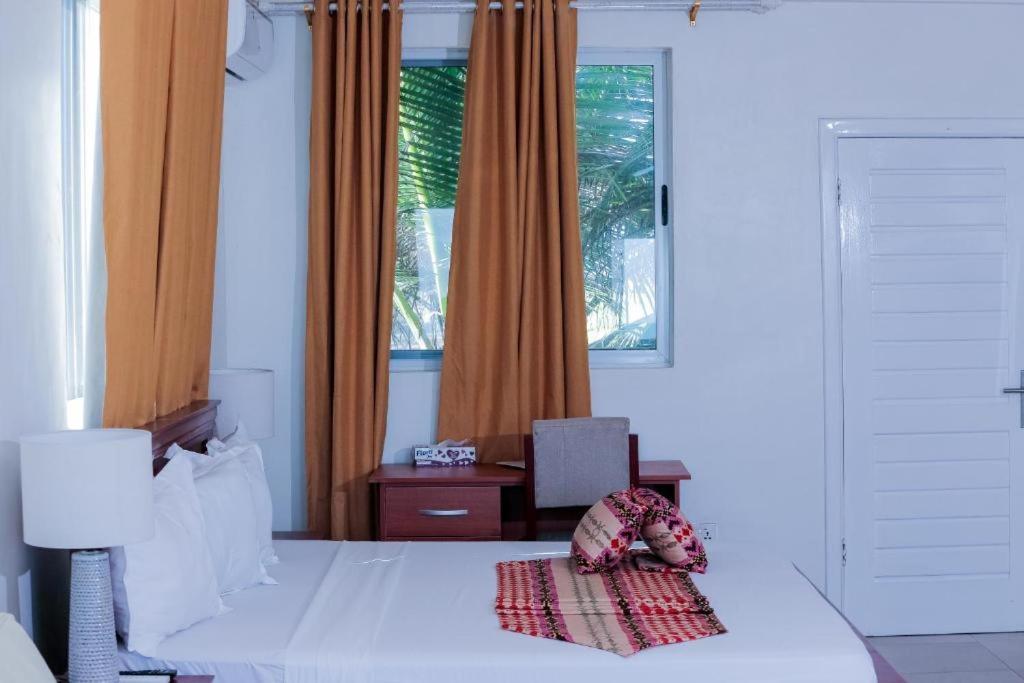 Ocean Green Beach Resort Prampram 外观 照片