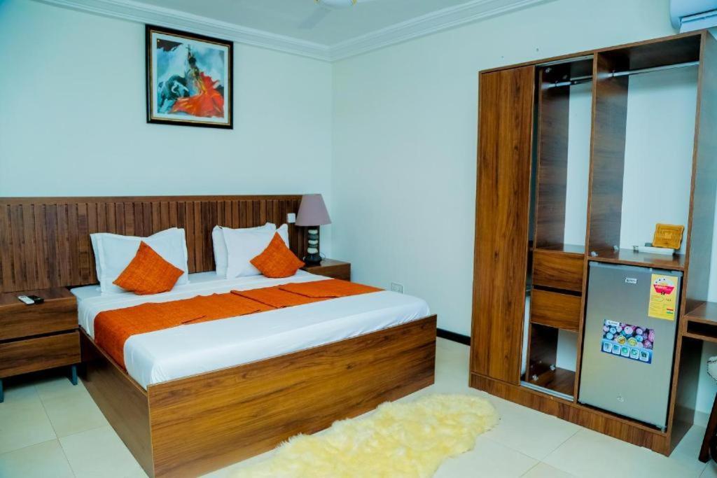 Ocean Green Beach Resort Prampram 外观 照片