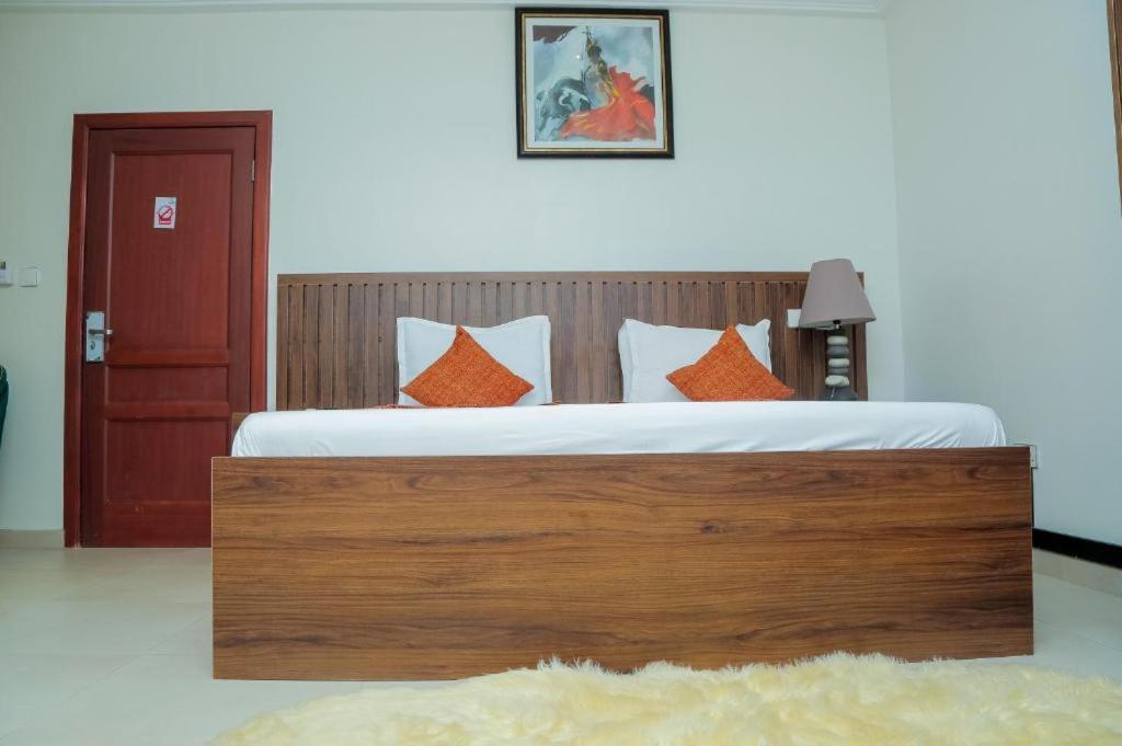 Ocean Green Beach Resort Prampram 外观 照片