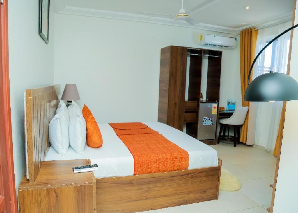 Ocean Green Beach Resort Prampram 外观 照片