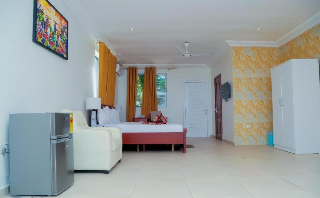 Ocean Green Beach Resort Prampram 外观 照片